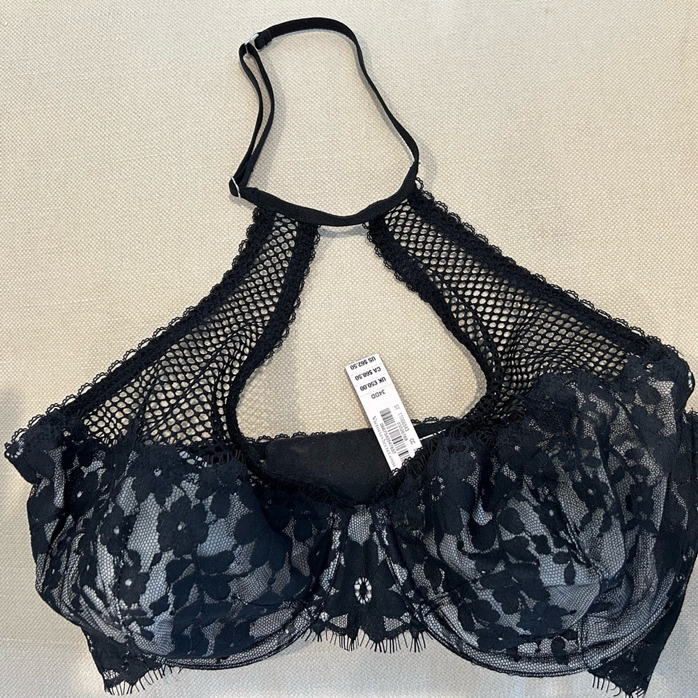 Victoria’s Secret Lace and Mesh Halter Underwire Bra